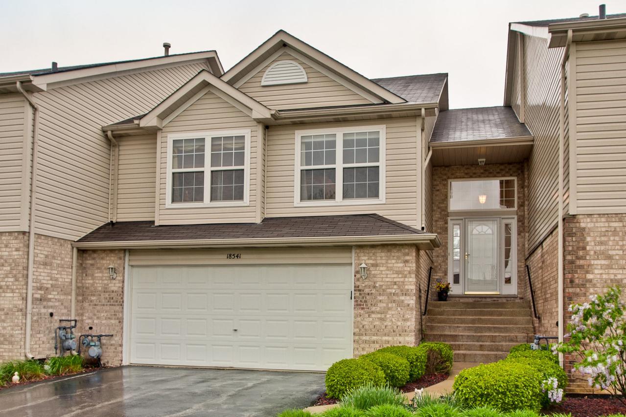 18541 Zurich Ln., Tinley Park, IL 60477