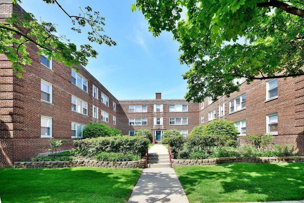2210 W Farwell Ave. #3, Chicago, IL 60645