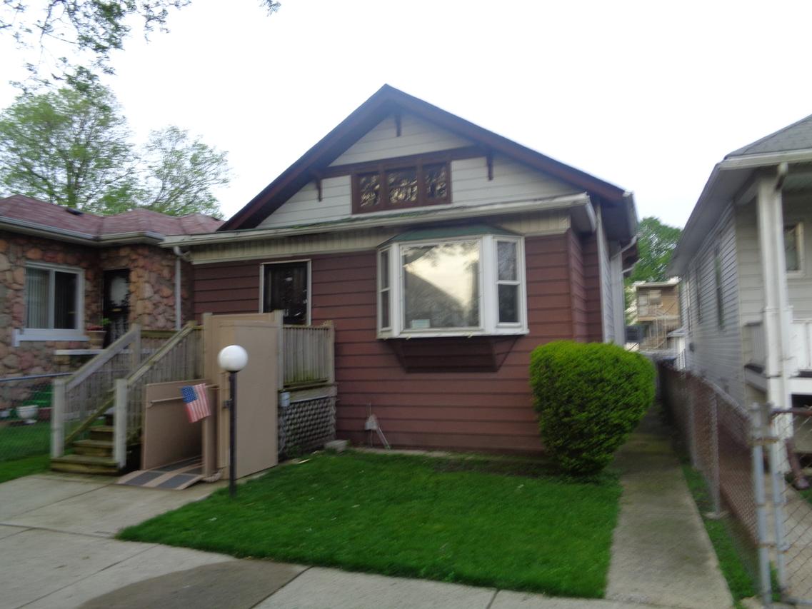 7941 S Kingston Ave., Chicago, IL 60617