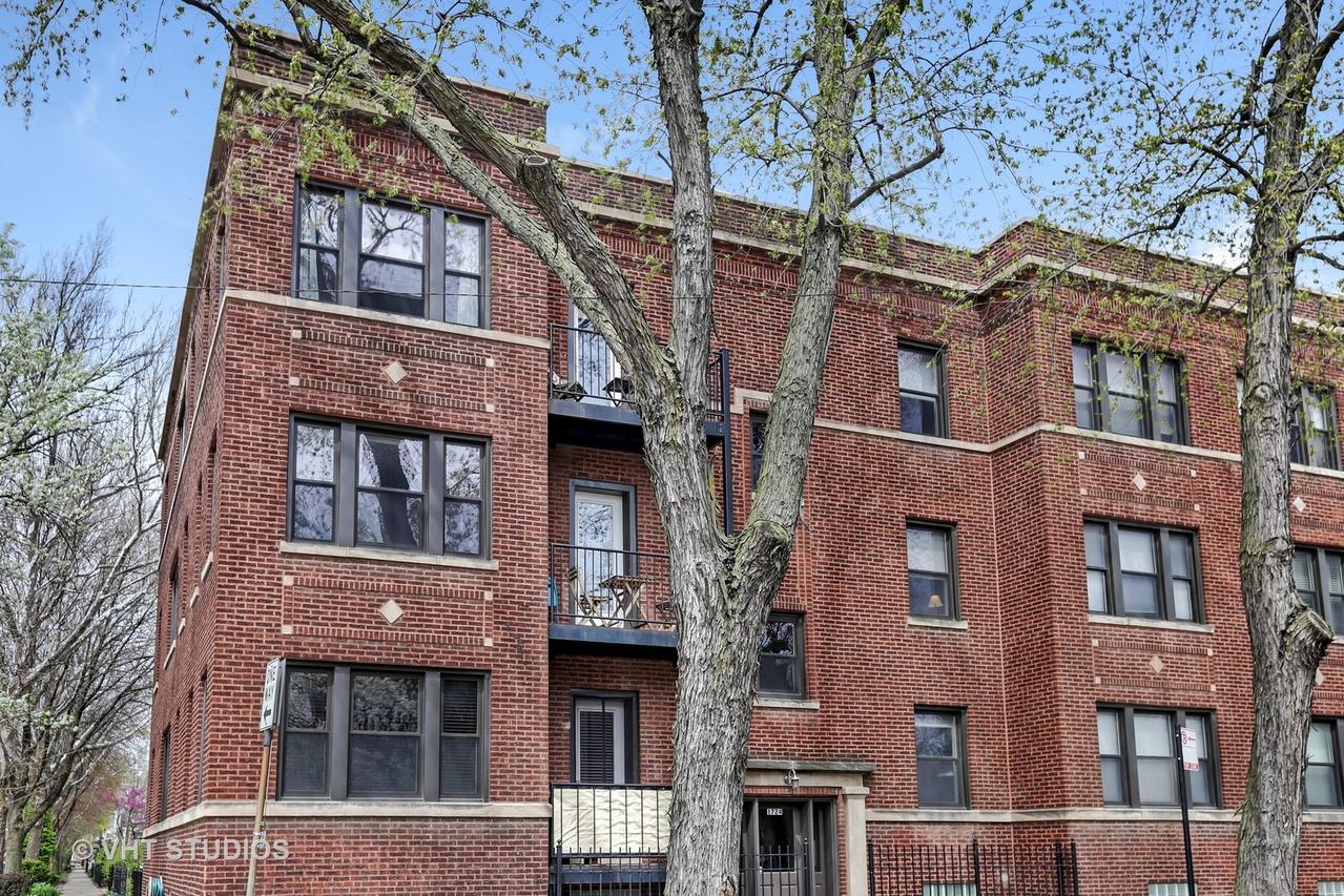1724 W Grace St. #3W, Chicago, IL 60613