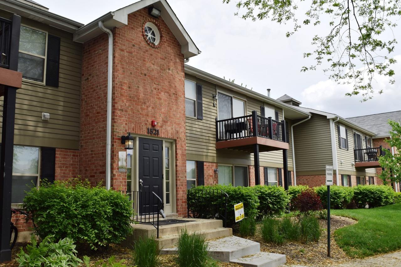 1521 Raymond Dr. #103, Naperville, IL 60563