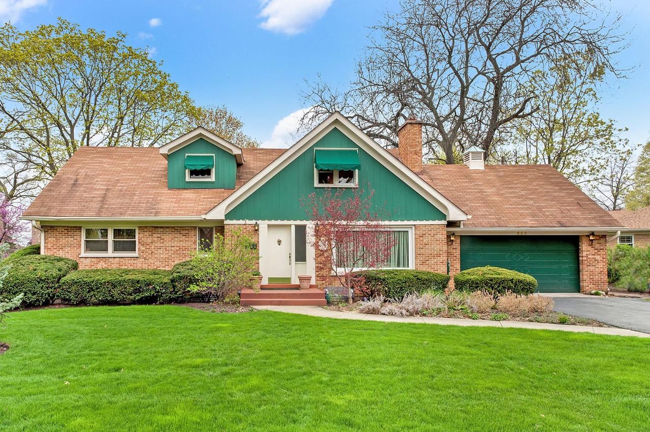 324 Arlington Rd., Itasca, IL 60143