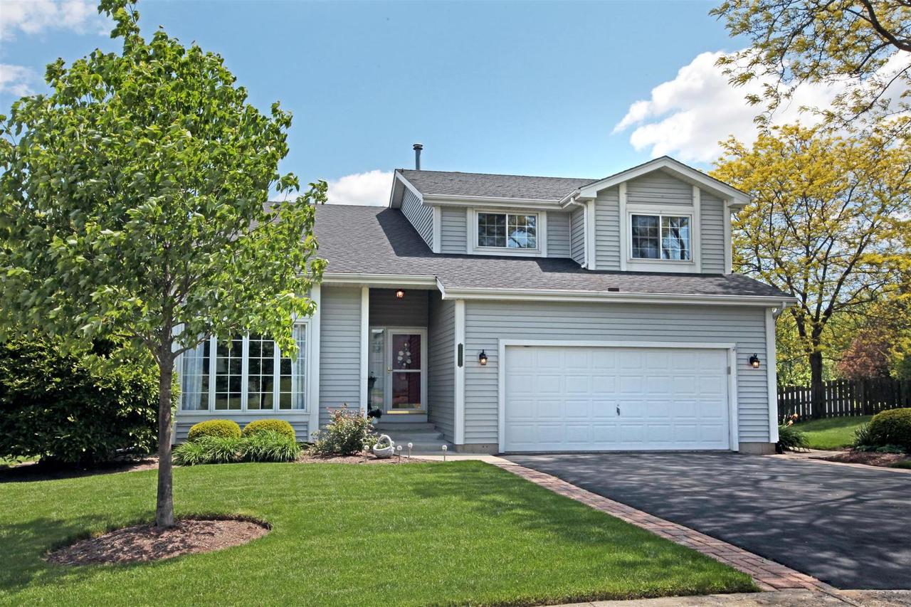 17289 W Dartmoor Dr., Grayslake, IL 60030
