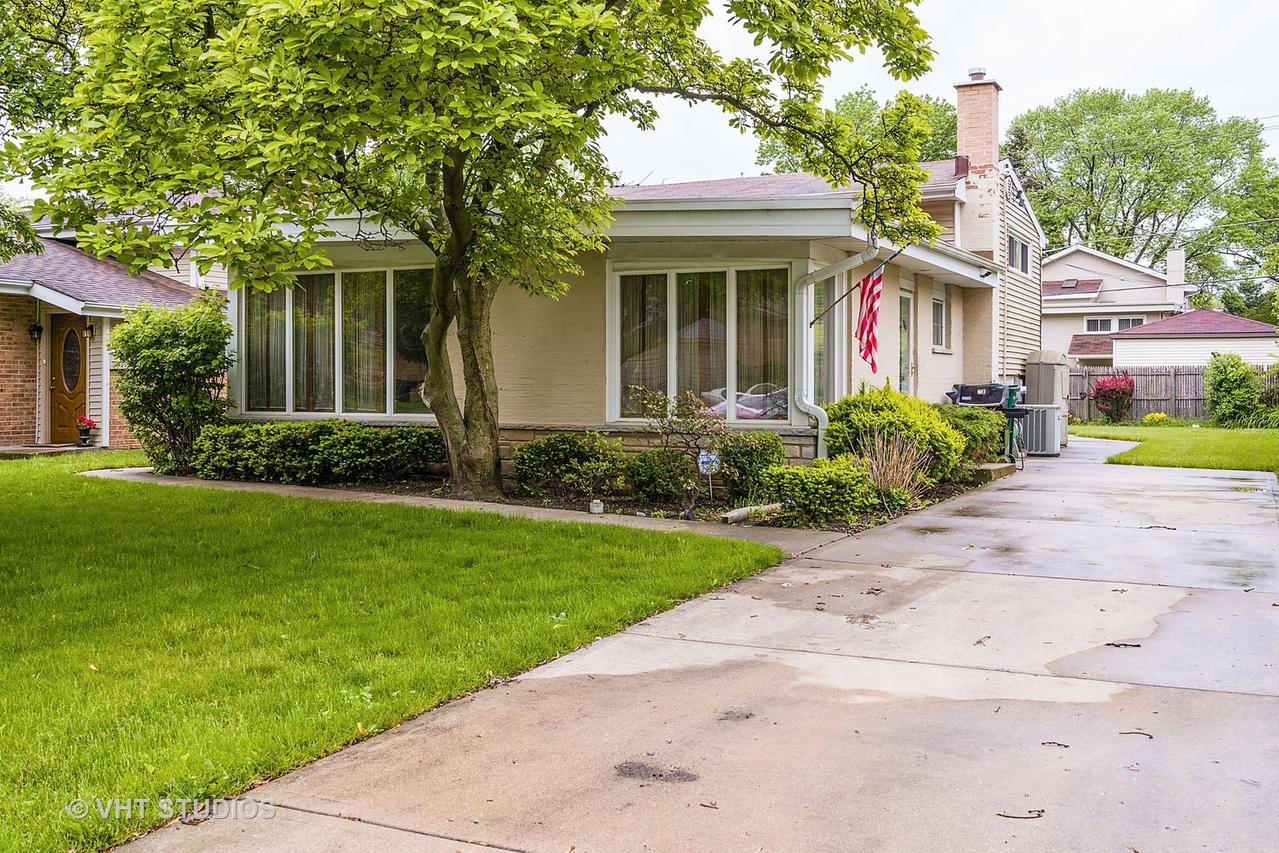 735 Lavergne Ave., Wilmette, IL 60091