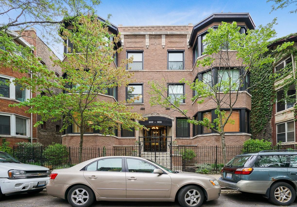 902 W Margate Ter. #1W, Chicago, IL 60640
