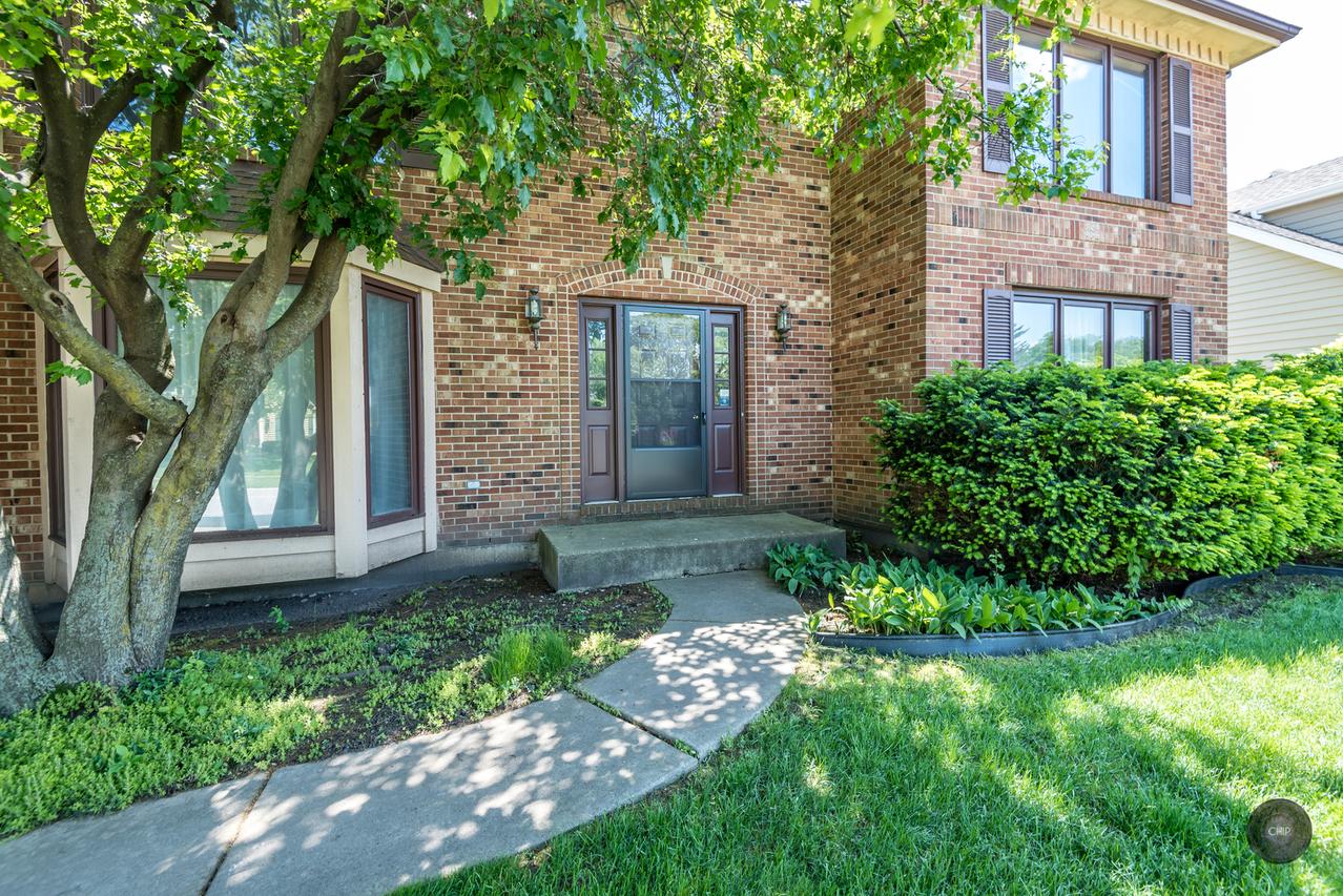 214 W Bailey Rd., Naperville, IL 60565