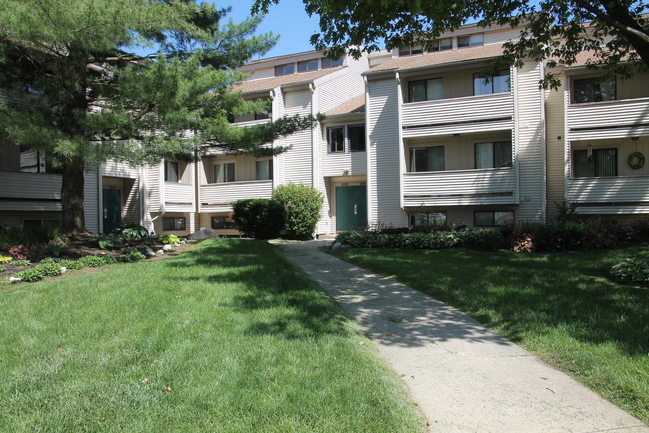 2107C Melrose Dr. #20, Champaign, IL 61820