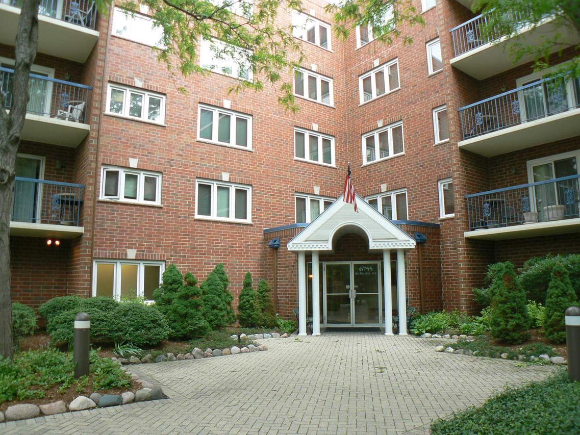 6755 N Milwaukee Ave. #409, Niles, IL 60714