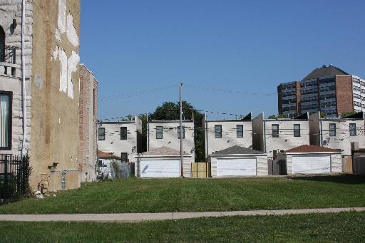 442 E Bowen Ave., Chicago, IL 60653