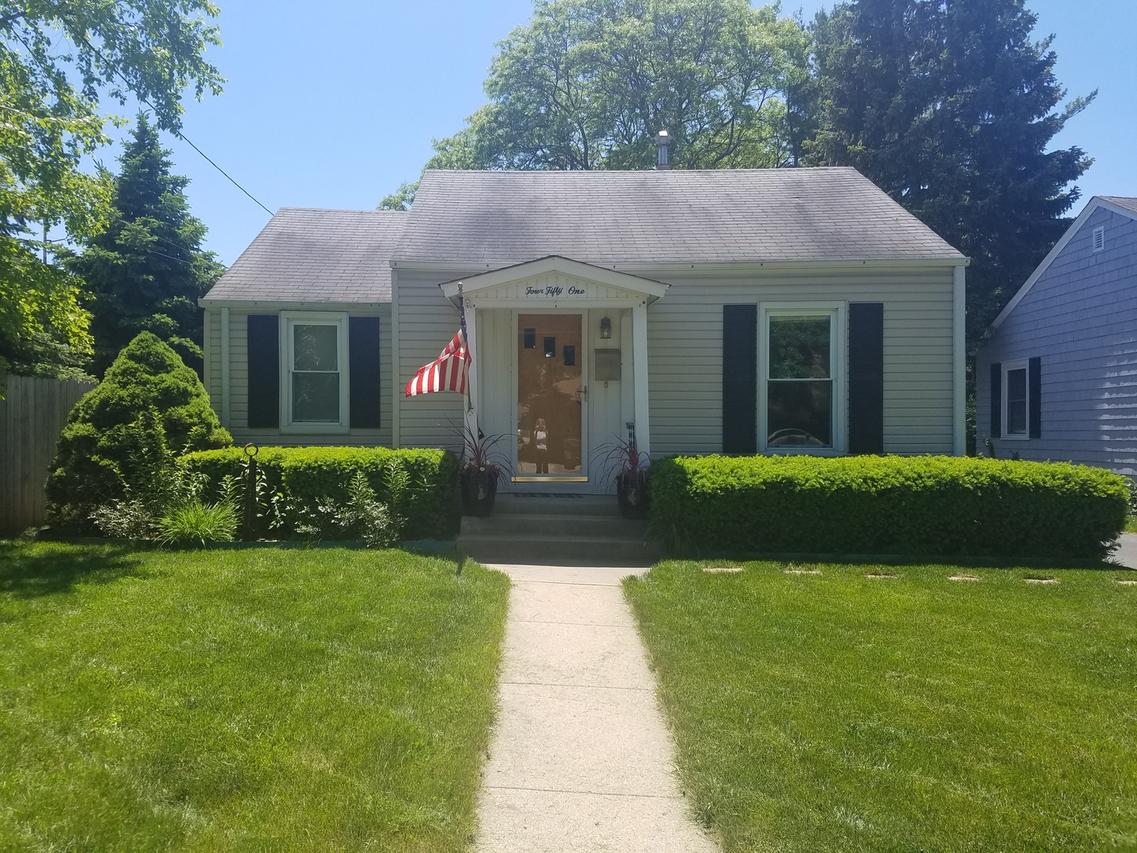 451 June Ter., Barrington, IL 60010