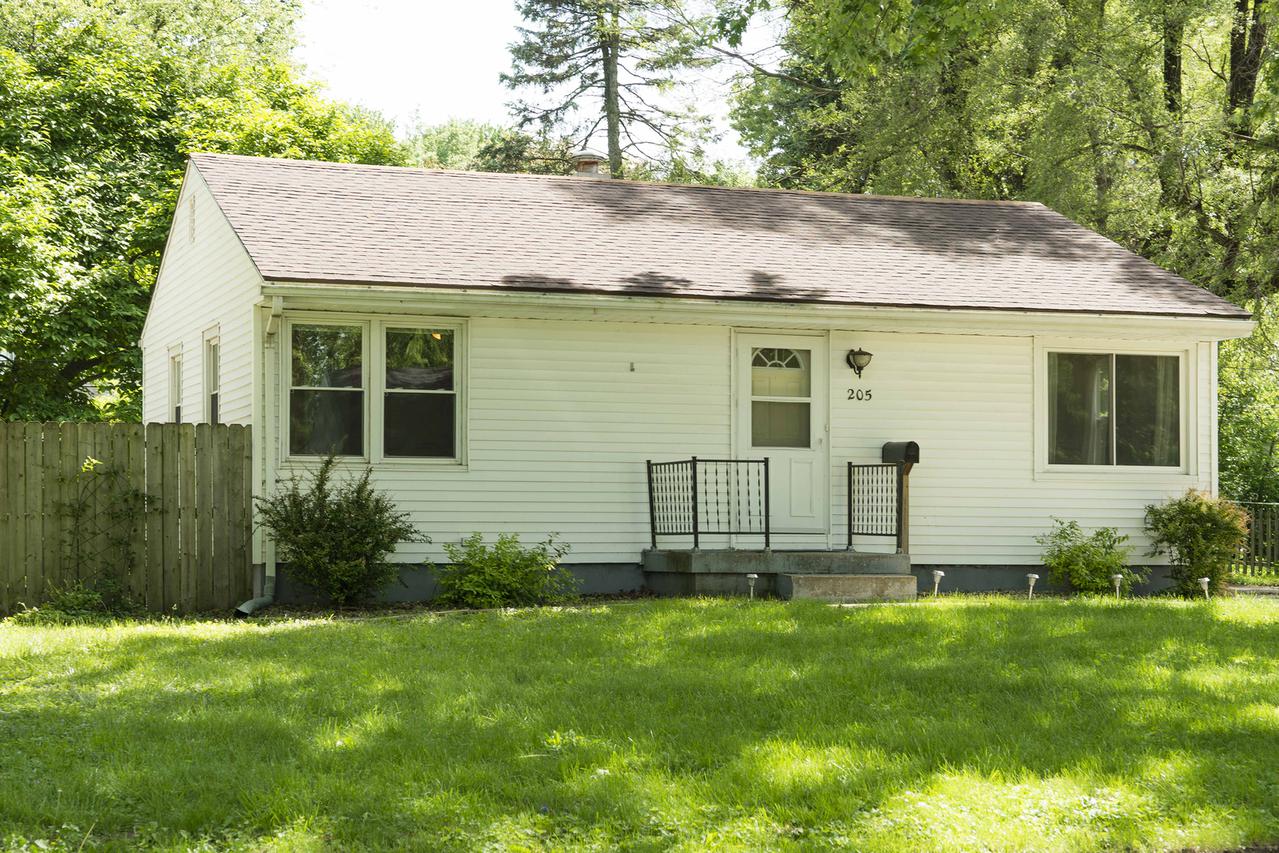 205 Brookwood Dr., Champaign, IL 61820