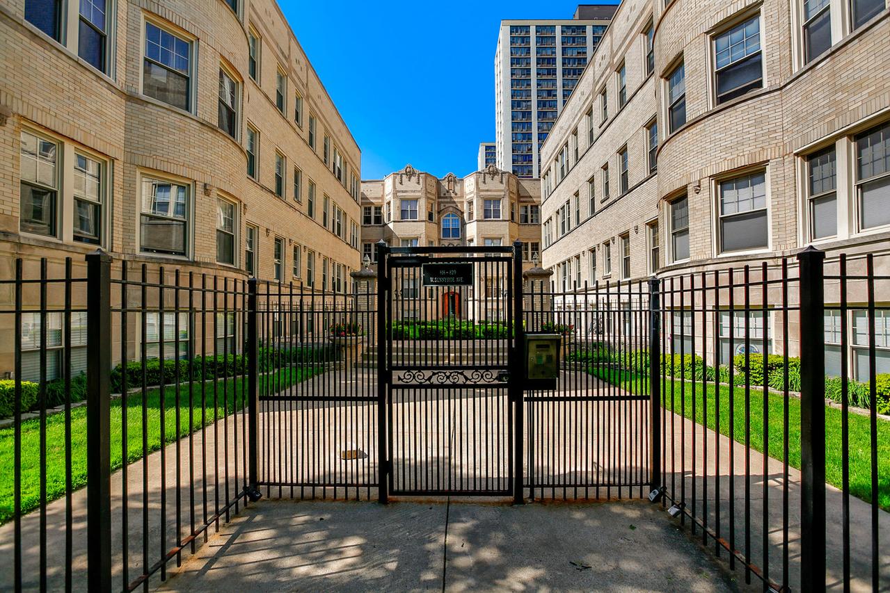 818 W Sunnyside Ave. #2B, Chicago, IL 60640