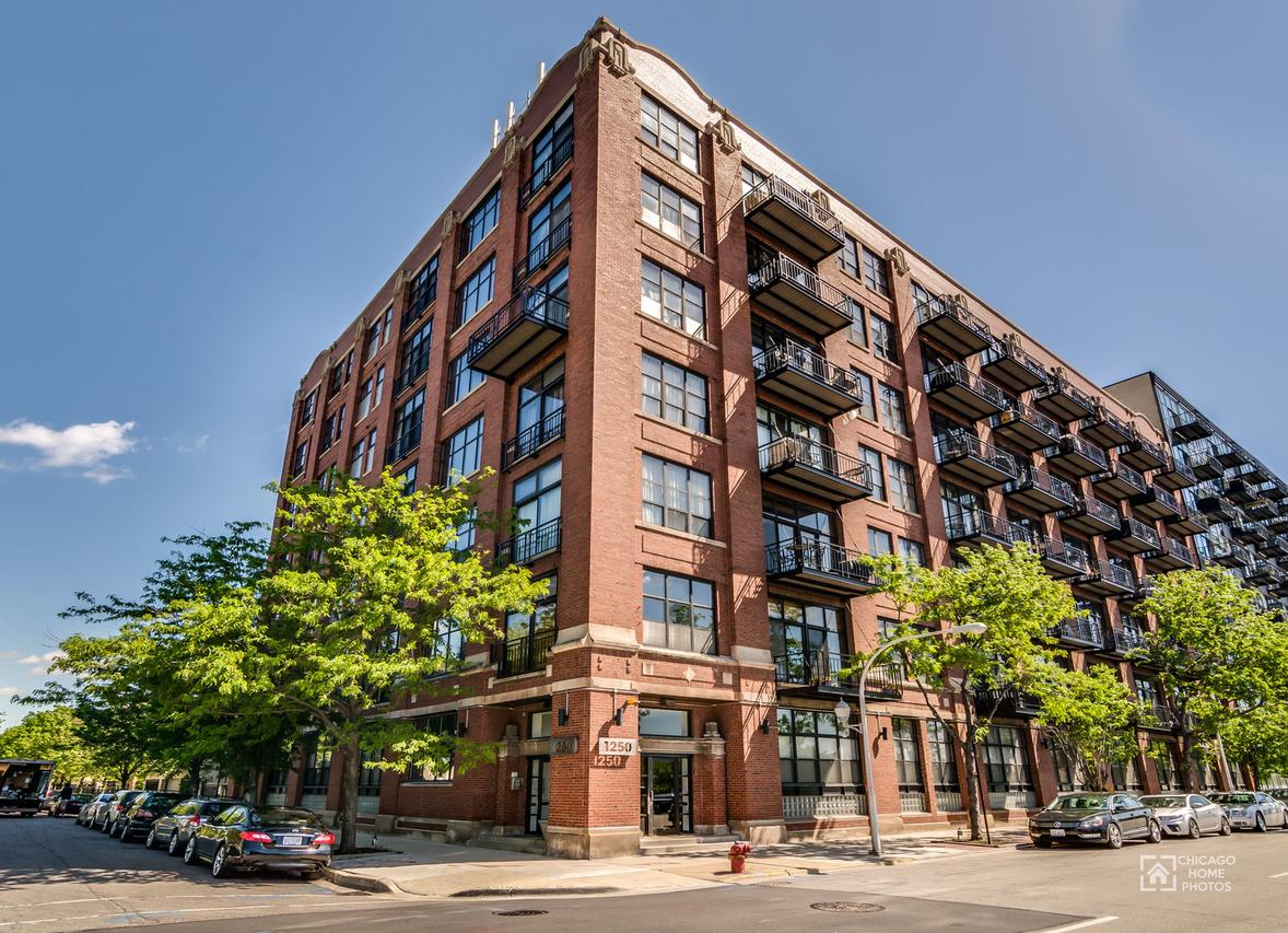 1250 W Van Buren St. #410, Chicago, IL 60607