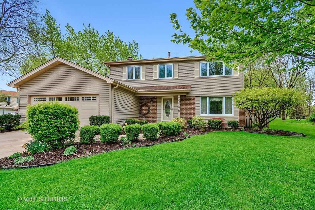 24W679 Meadow Lake Dr., Naperville, IL 60540