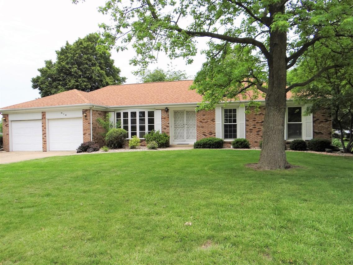 106 W Saint Joseph Dr., Thomasboro, IL 61878