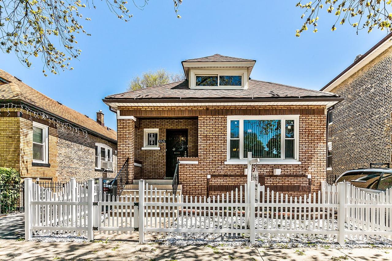 8325 S Saginaw Ave., Chicago, IL 60617