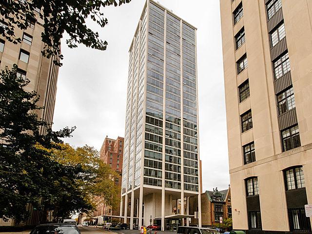 1300 N Astor St. #17A, Chicago, IL 60610