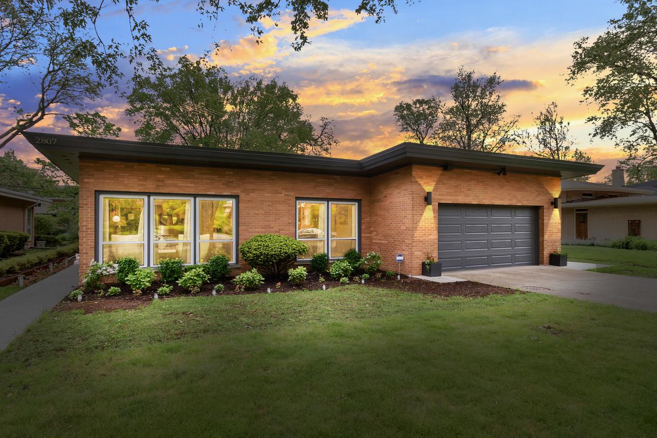 2807 Birchwood Ave., Wilmette, IL 60091