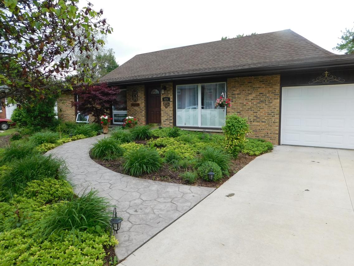 425 E Ann St., Somonauk, IL 60552