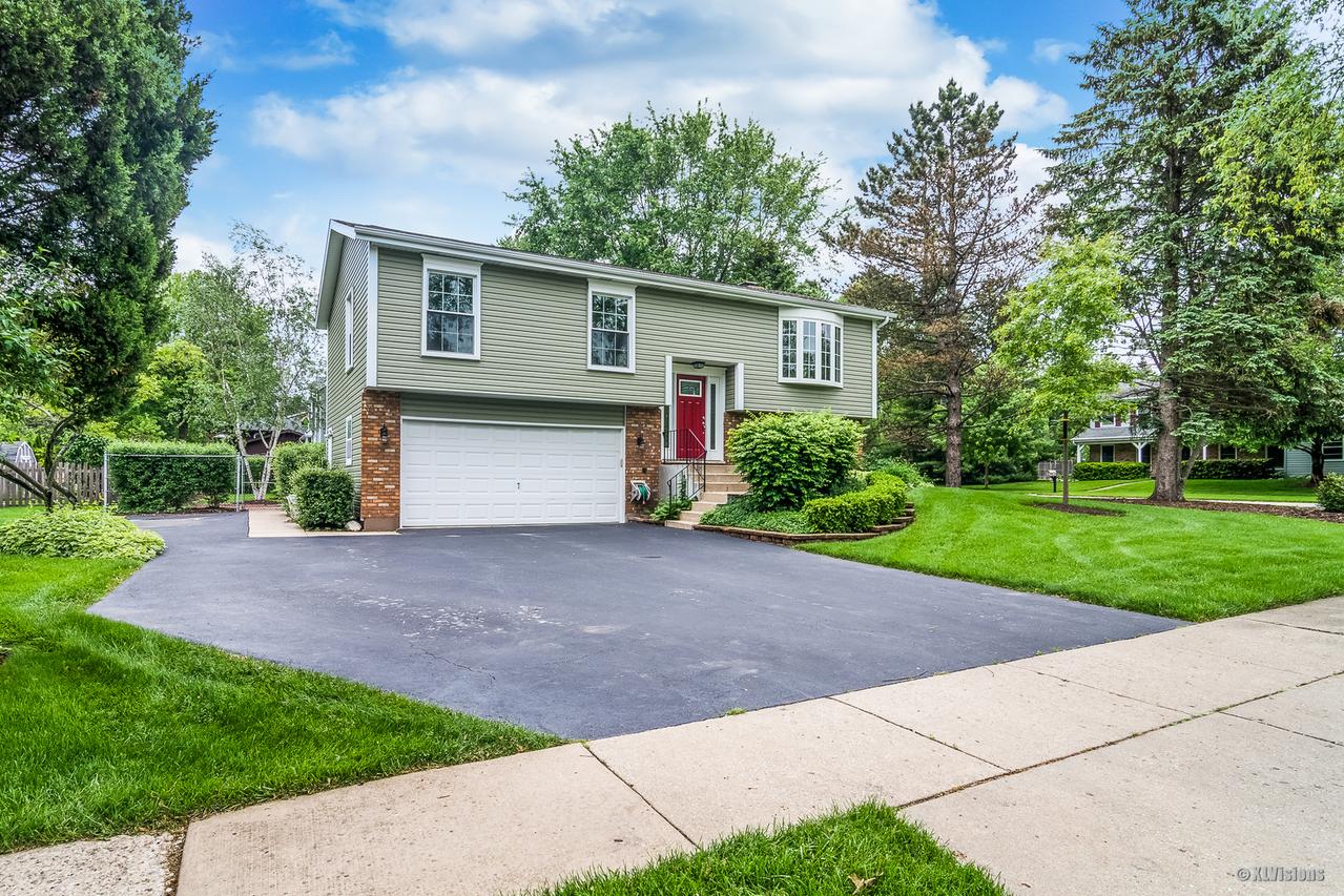 822 S Vista Dr., Algonquin, IL 60102