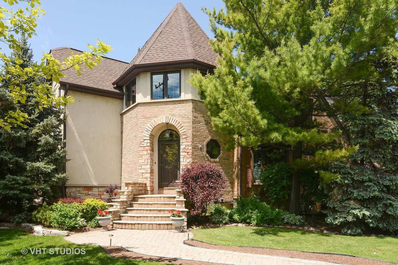 1902 N Chestnut Ave., Arlington Heights, IL 60004