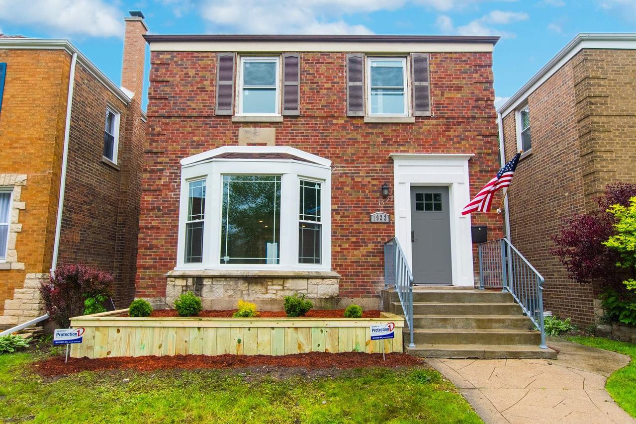 1922 N Oak Park Ave., Chicago, IL 60707
