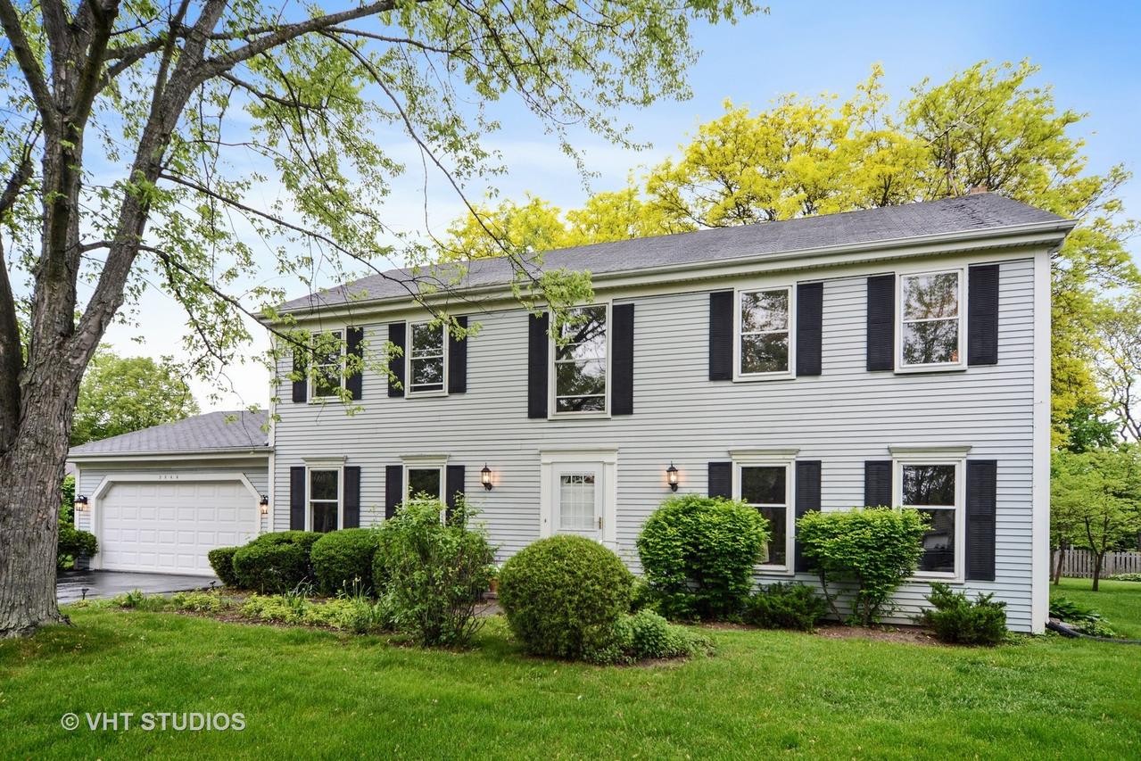2844 Canterbury Dr., Northbrook, IL 60062