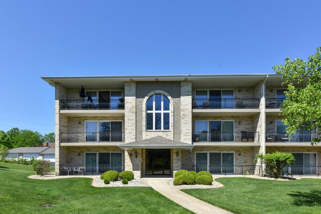 17818 Bernard Dr. #2A, Orland Park, IL 60467