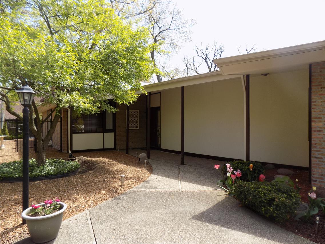 10517 S Seeley Ave., Chicago, IL 60643