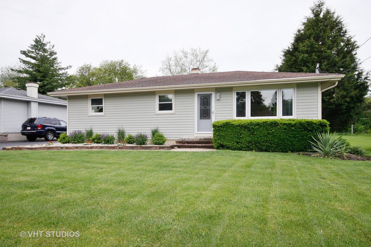 6210 Woodward Ave., Downers Grove, IL 60516