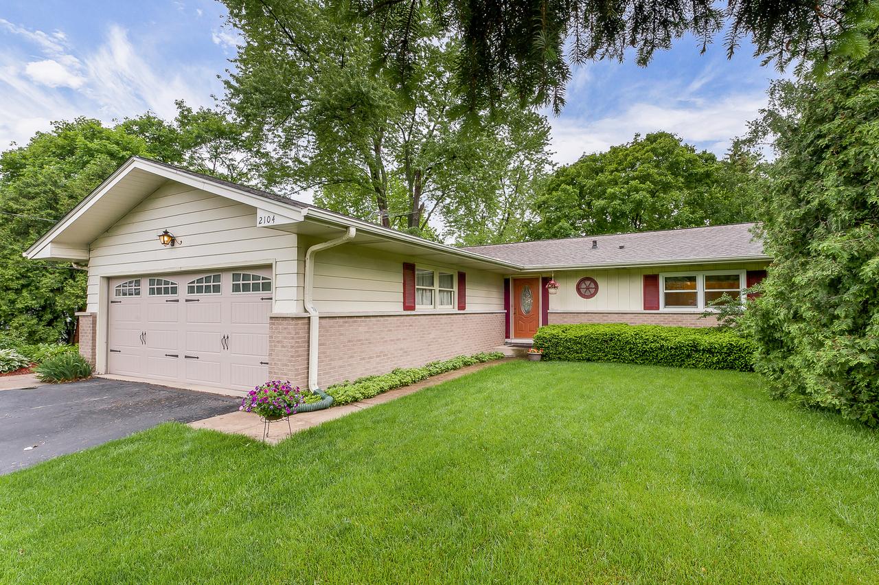 2104 Glencoe St., Wheaton, IL 60187