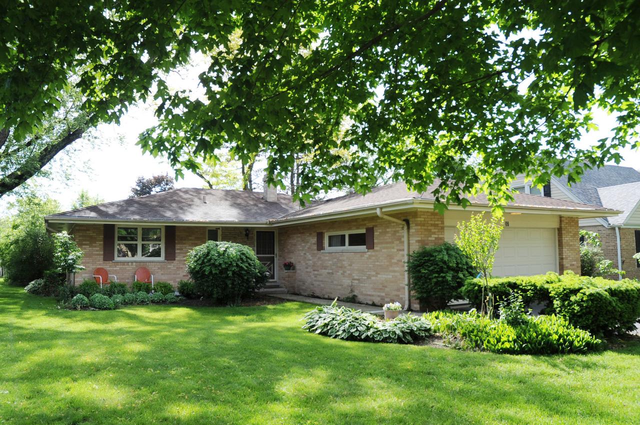 37 S Greenwood Ave., Palatine, IL 60074