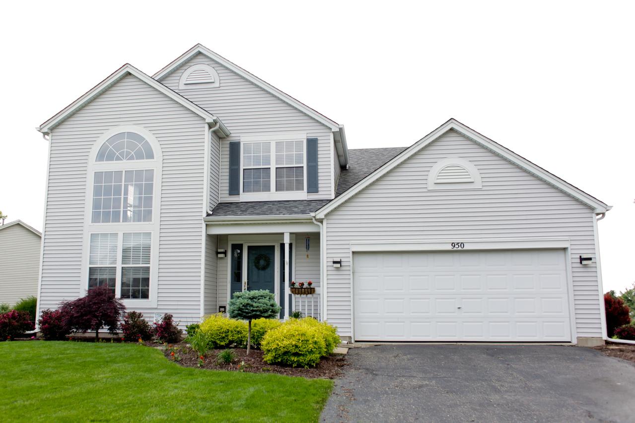 950 Wilkinson Ln., North Aurora, IL 60542
