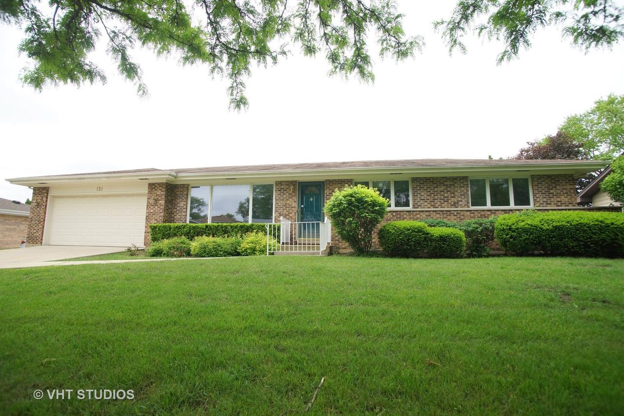 151 Lewis Ct., Schaumburg, IL 60193