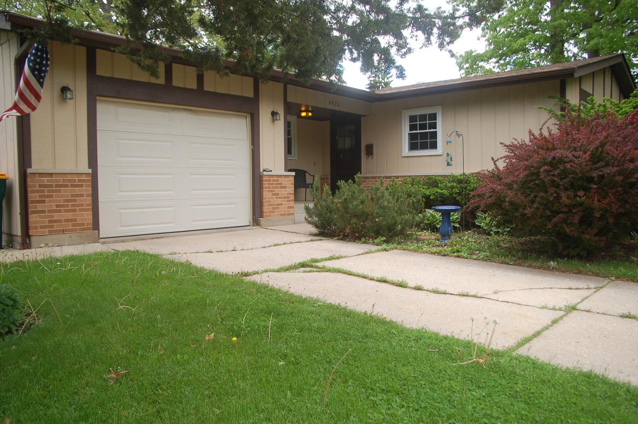4620 Sussex Dr., Mchenry, IL 60050