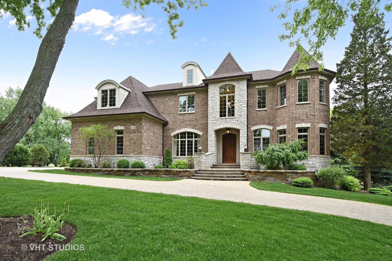 1216 S Summit St., Barrington, IL 60010