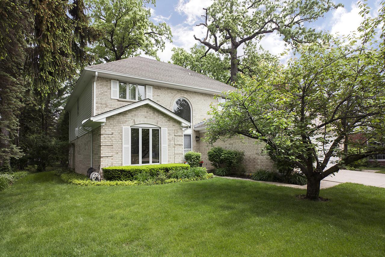 2244 Iroquois Rd., Wilmette, IL 60091