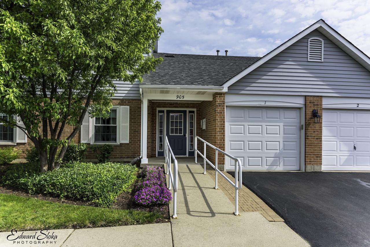 905 Golf Course Rd. #1, Crystal Lake, IL 60014