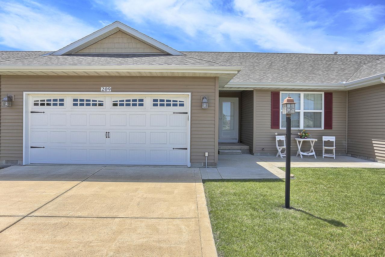 209 Saint Andrews Ct., Fisher, IL 61843