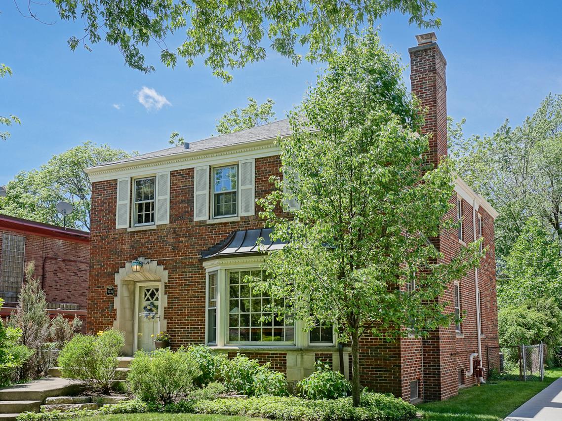 9226 S Oakley Ave., Chicago, IL 60643