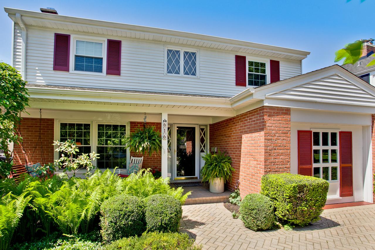 616 S Banbury Rd., Arlington Heights, IL 60005