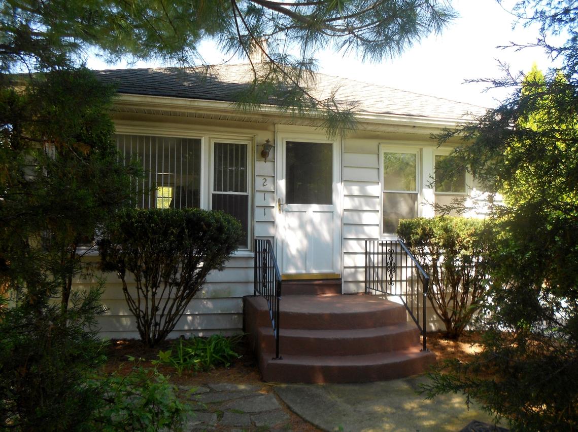 211 S Park Rd., Joliet, IL 60433
