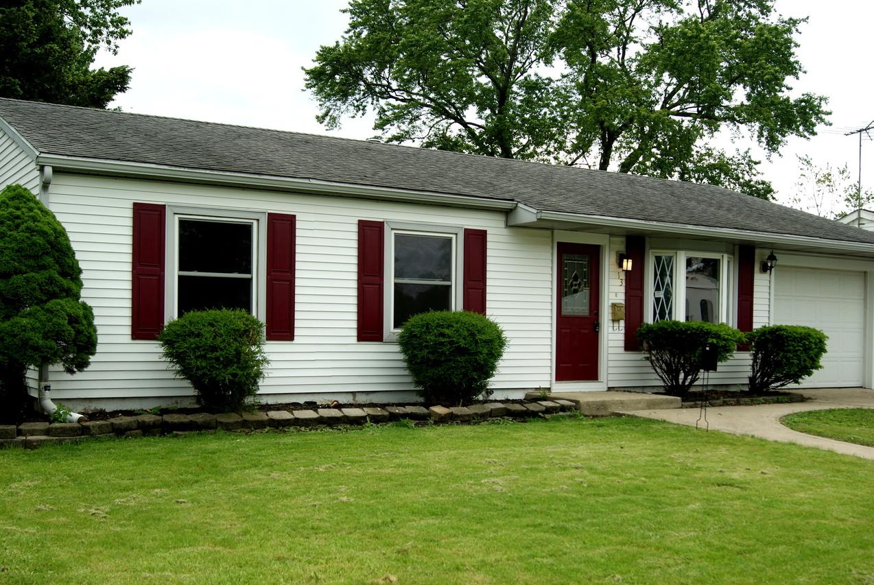 13 Belmont Dr., Romeoville, IL 60446