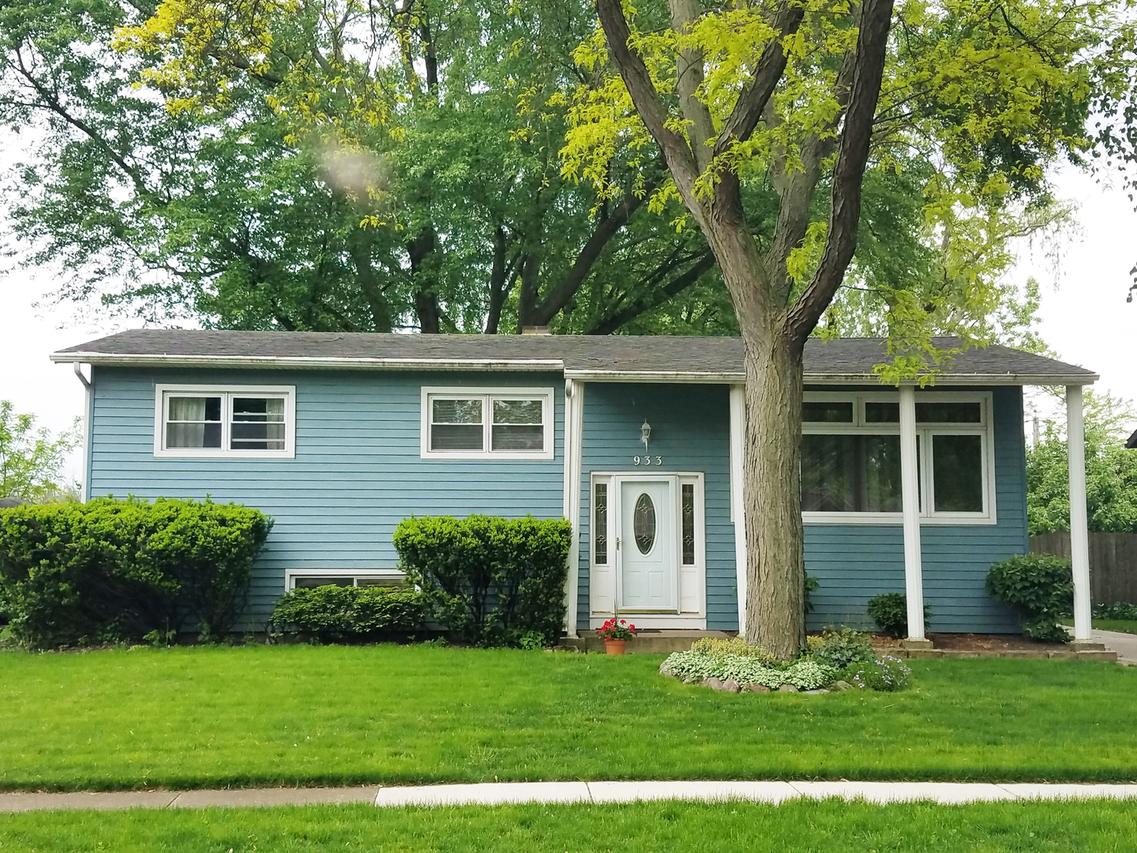 933 Clearbrook Park Dr., Mundelein, IL 60060