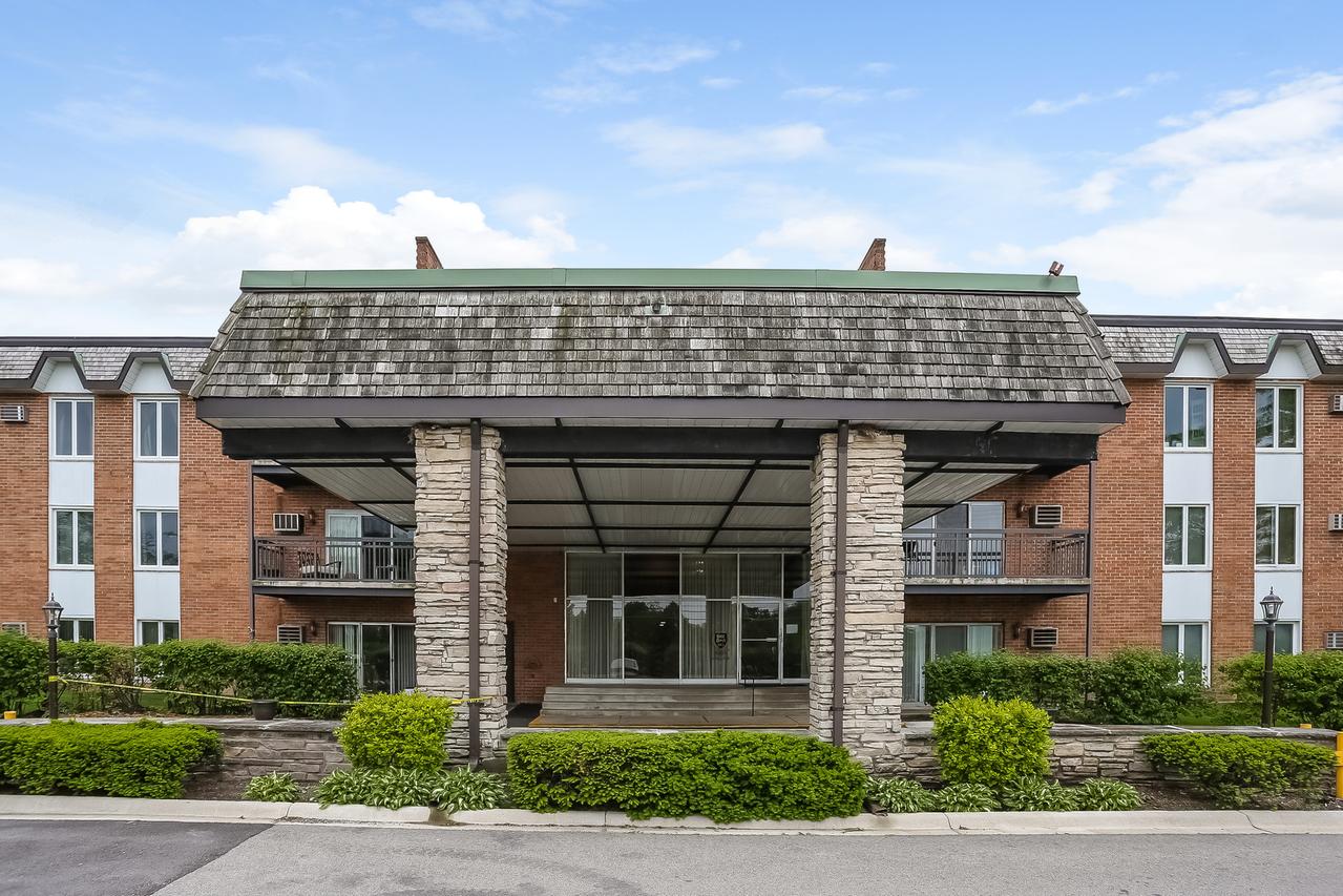 4224 Saratoga Ave. #J103, Downers Grove, IL 60515