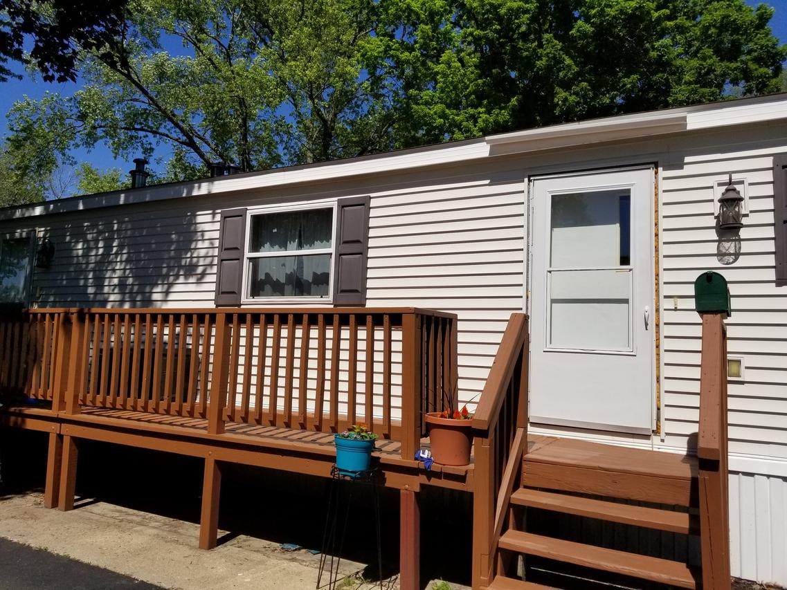 11 Oak Terrace Ct., Batavia, IL 60510
