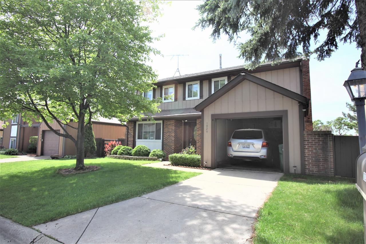 1029 Bob O Link Dr., Darien, IL 60561