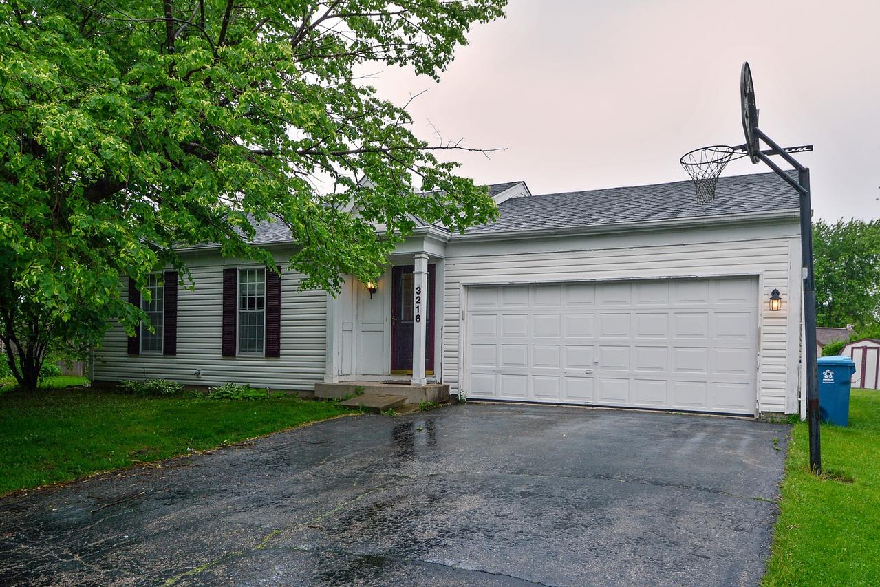 3216 W Blaine Ct., Aurora, IL 60504