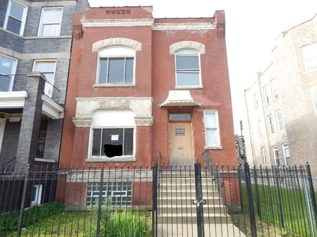 3215 W Warren Blvd., Chicago, IL 60624