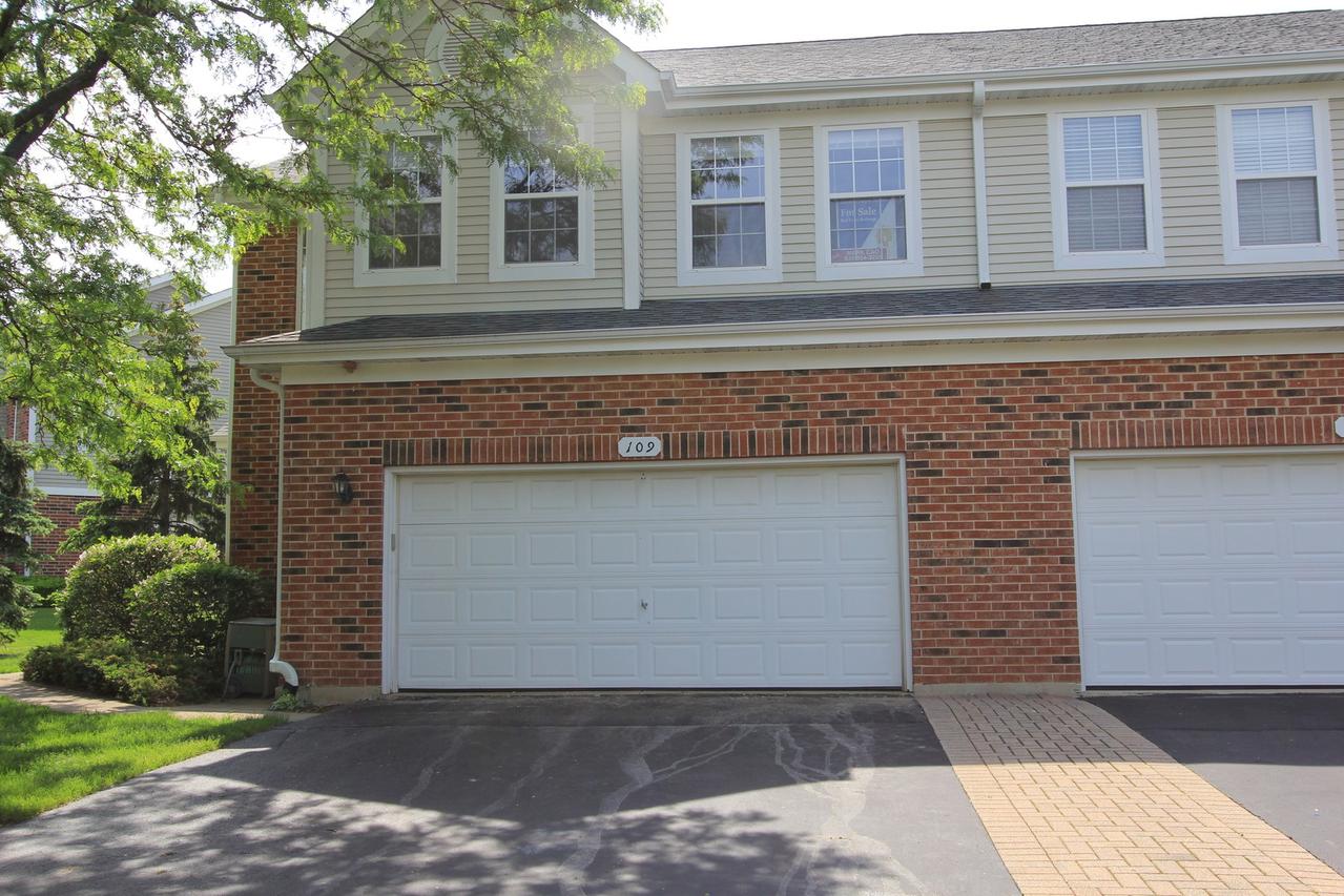 109 Chestnut Hills Cir., Burr Ridge, IL 60527